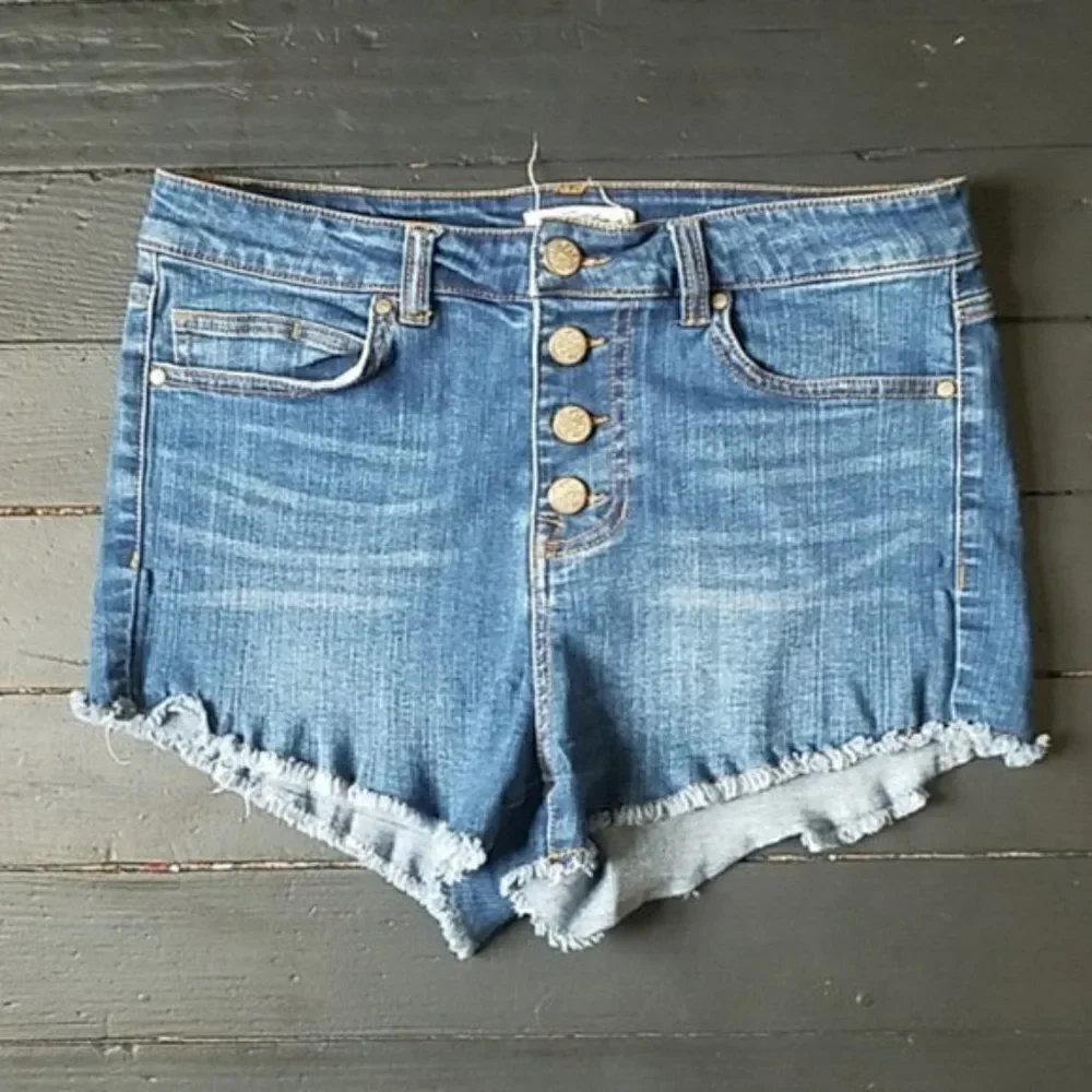 🌼 Wild Blue Cutoff Shorts - Picture 2 of 7